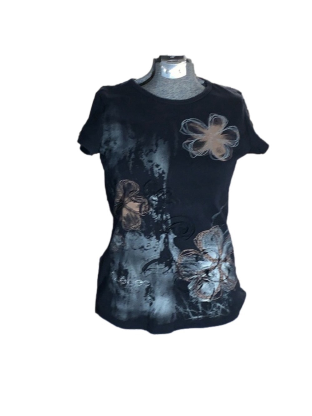 🔒 10 items for $20 - Quebec souvenir youth small tee black 3 d flowers